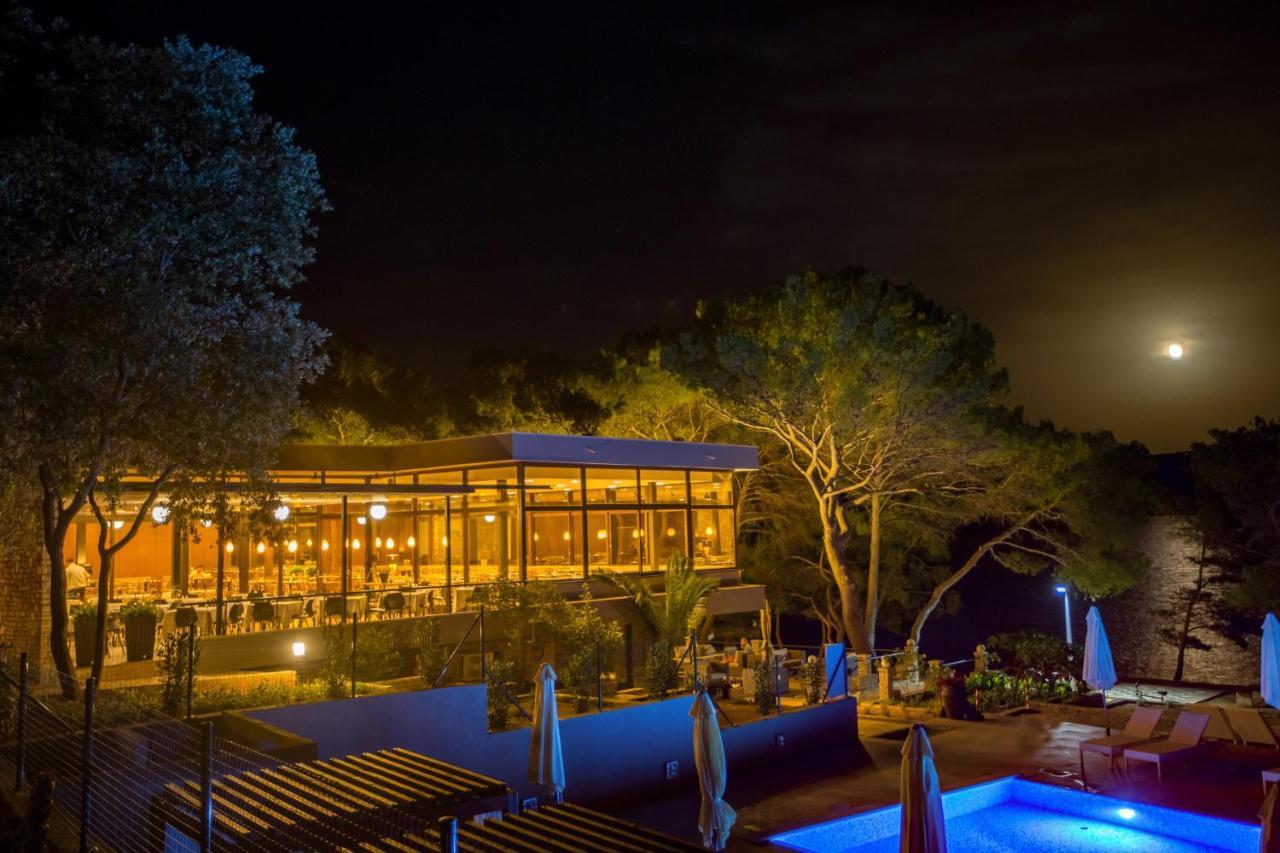 Aminess Younique Senses Resort Vrboska Buitenkant foto