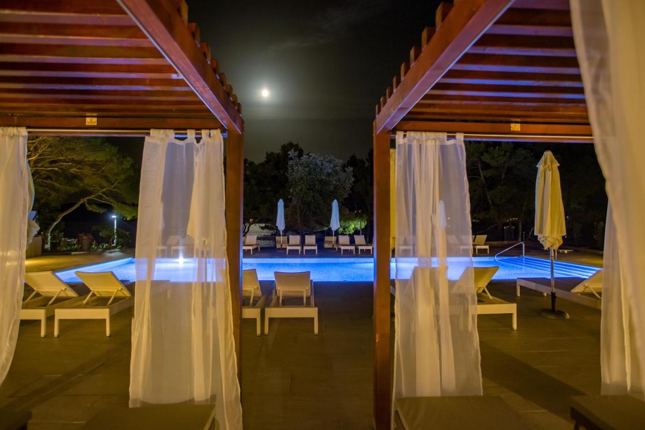 Aminess Younique Senses Resort Vrboska Buitenkant foto