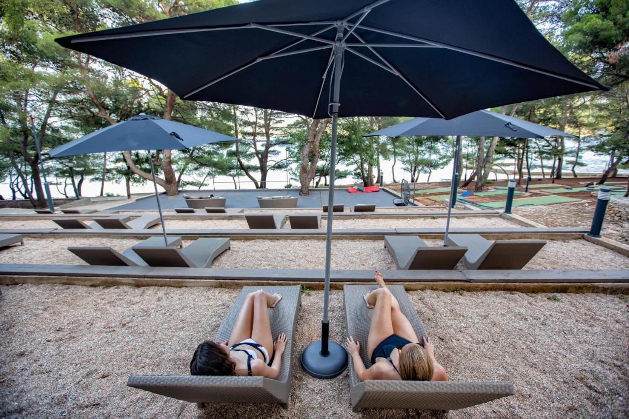 Aminess Younique Senses Resort Vrboska Buitenkant foto